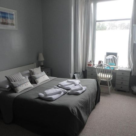 Bed and Breakfast Waves In Bournemouth Exterior foto