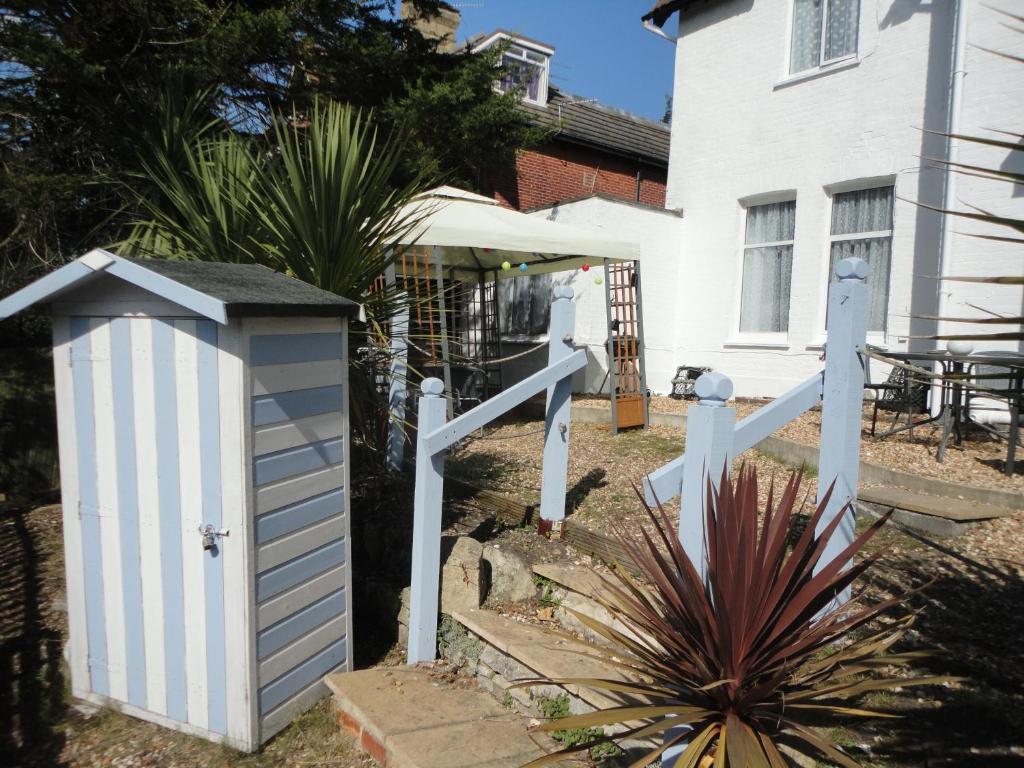 Bed and Breakfast Waves In Bournemouth Exterior foto