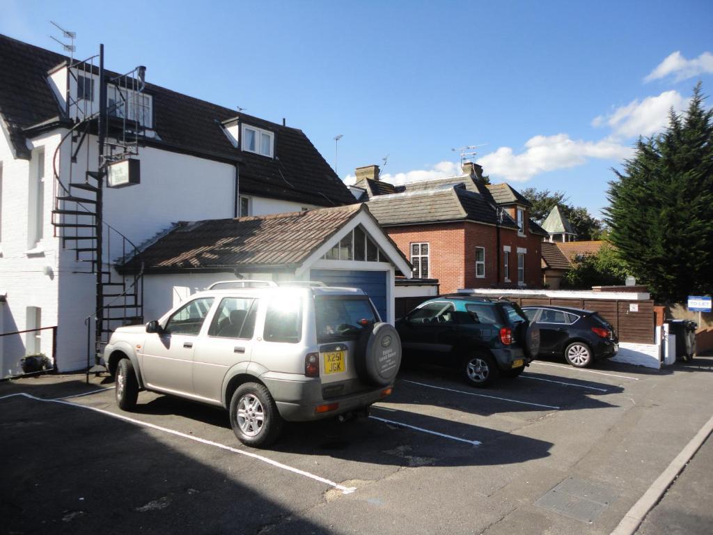 Bed and Breakfast Waves In Bournemouth Exterior foto