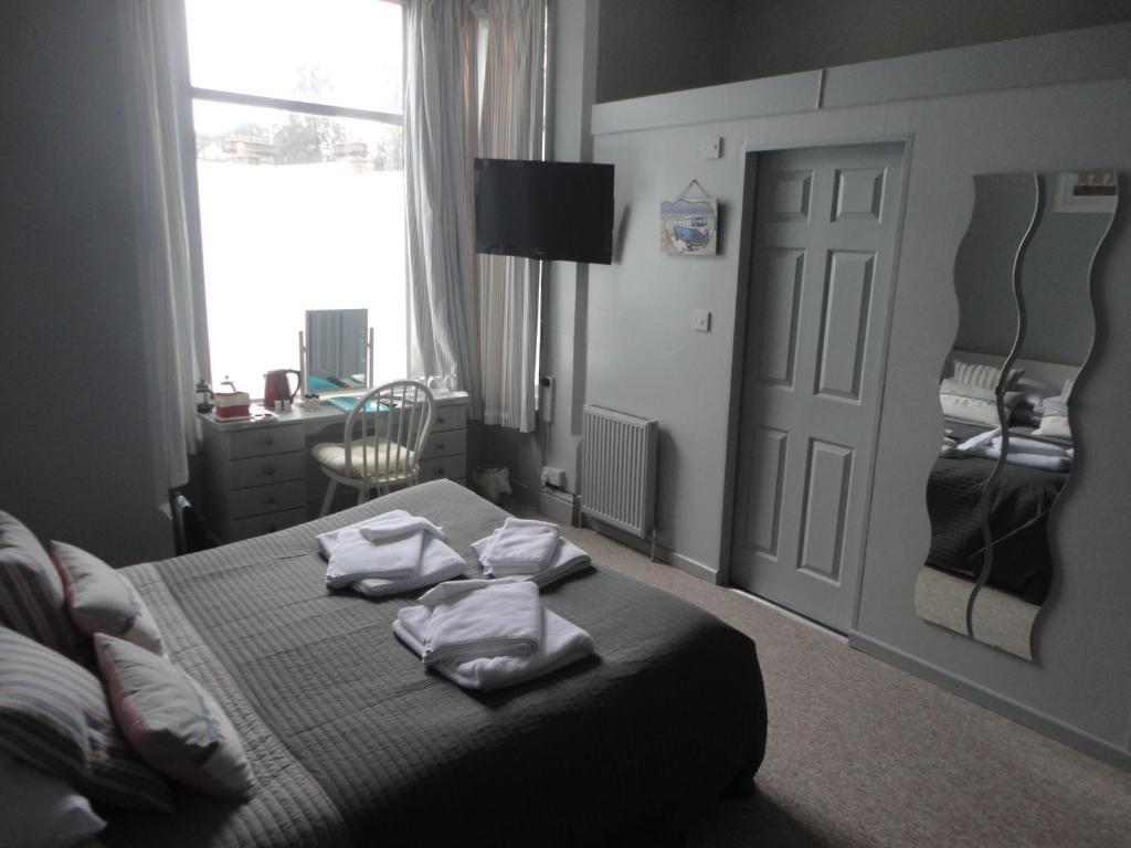 Bed and Breakfast Waves In Bournemouth Exterior foto